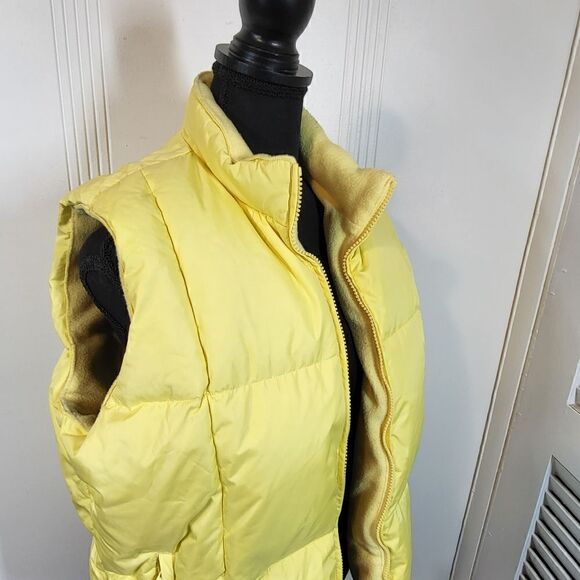 Old Navy Women's Yellow Puffer Vest - Picture 8 of 12